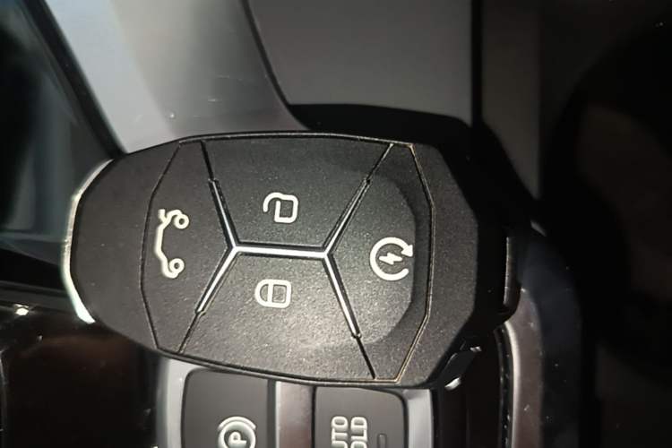 Used Lynk & Co 01 2019 2.0T Two-Wheel-Drive Pro Version China VI Standard Vehicle Key