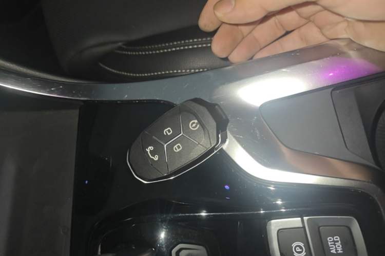 Used Lynk & Co 01 2019 2.0T Two-Wheel-Drive Pro Version China VI Standard Vehicle Key