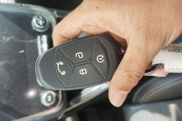 Used Lynk & Co 01 2019 2.0T Two-Wheel-Drive Pro Version China VI Standard Vehicle Key