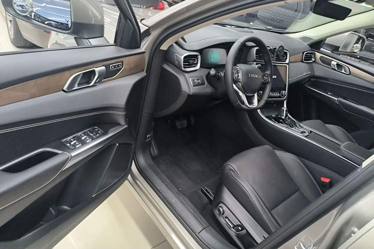 Used Lynk & Co 01 2019 2.0T Two-Wheel-Drive Pro Version China VI Standard Driver Seat