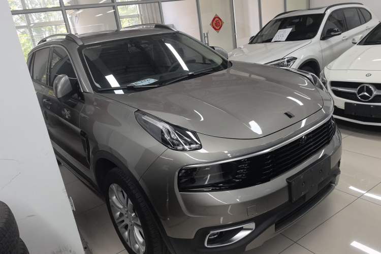 Used Lynk & Co 01 2019 2.0T Two-Wheel-Drive Pro Version China VI Standard Front Right 45 Deg