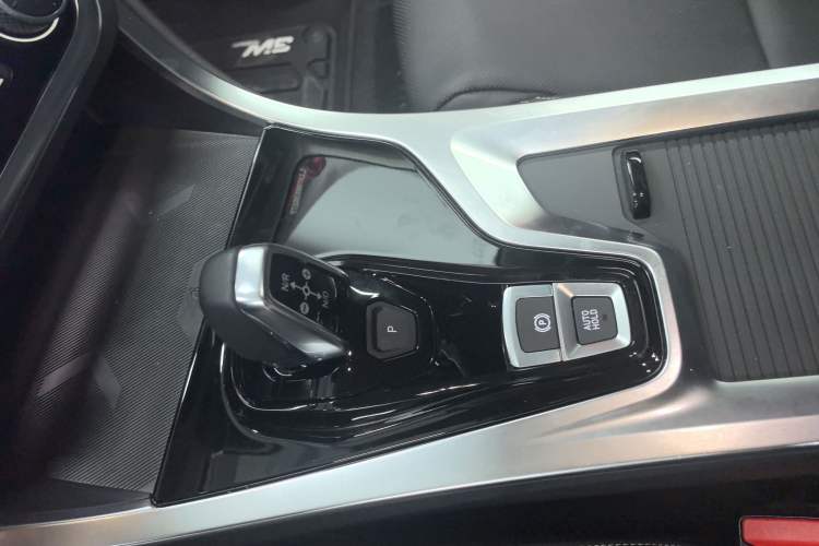 Used Lynk & Co 01 2019 2.0T Two-Wheel-Drive Pro Version China VI Standard Gear Lever