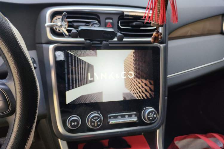 Used Lynk & Co 01 2020 2.0T Two-Wheel Drive Pure Pro Version China VI Standard Audio And AC Panel
