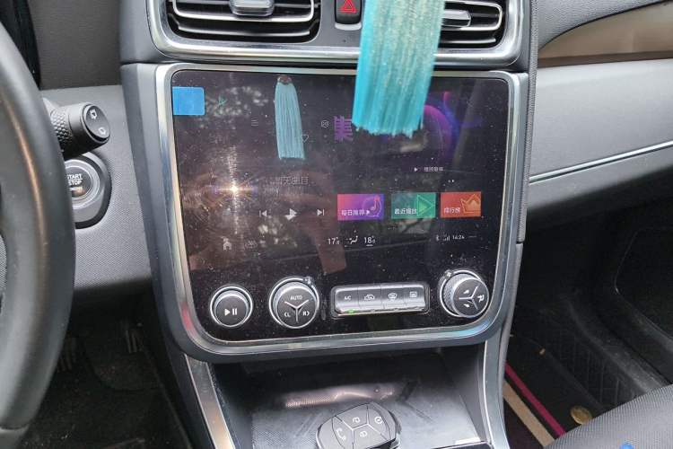 Used Lynk & Co 01 2020 2.0T Two-Wheel Drive Pure Pro Version China VI Standard Audio And AC Panel