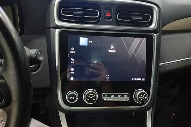 Used Lynk & Co 01 2020 2.0T Two-Wheel Drive Pure Pro Version China VI Standard Audio And AC Panel
