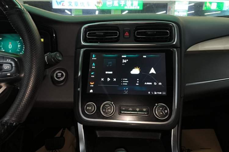 Used Lynk & Co 01 2020 2.0T Two-Wheel Drive Pure Pro Version China VI Standard Audio And AC Panel