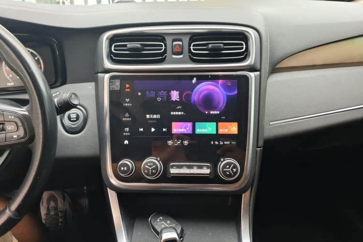 Used Lynk & Co 01 2020 2.0T Two-Wheel Drive Pure Pro Version China VI Standard Audio And AC Panel