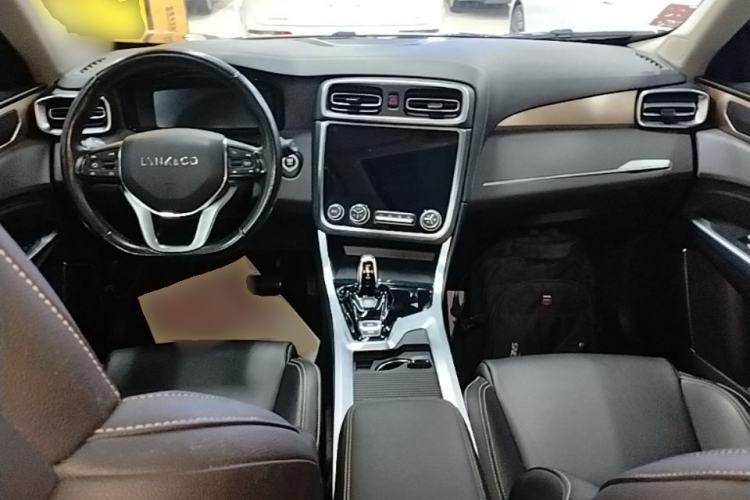 Used Lynk & Co 01 2020 2.0T Two-Wheel Drive Pure Pro Version China VI Standard Center Console