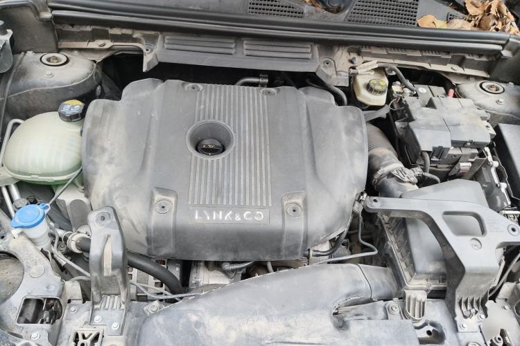 Used Lynk & Co 01 2020 2.0T Two-Wheel Drive Pure Pro Version China VI Standard Engine Bay
