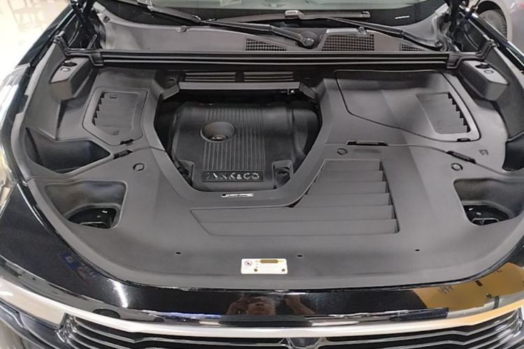 Used Lynk & Co 01 2020 2.0T Two-Wheel Drive Pure Pro Version China VI Standard Engine Bay