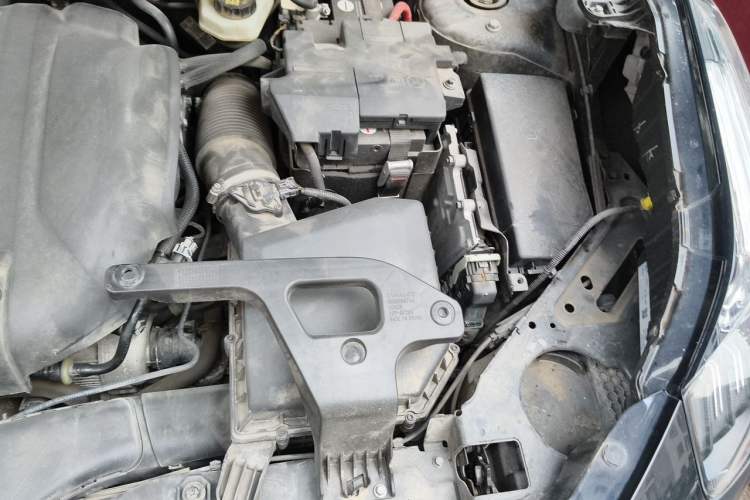 Used Lynk & Co 01 2020 2.0T Two-Wheel Drive Pure Pro Version China VI Standard Engine Bay Left