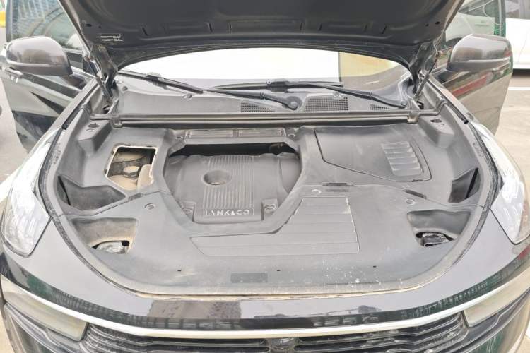 Used Lynk & Co 01 2020 2.0T Two-Wheel Drive Pure Pro Version China VI Standard Engine Bay