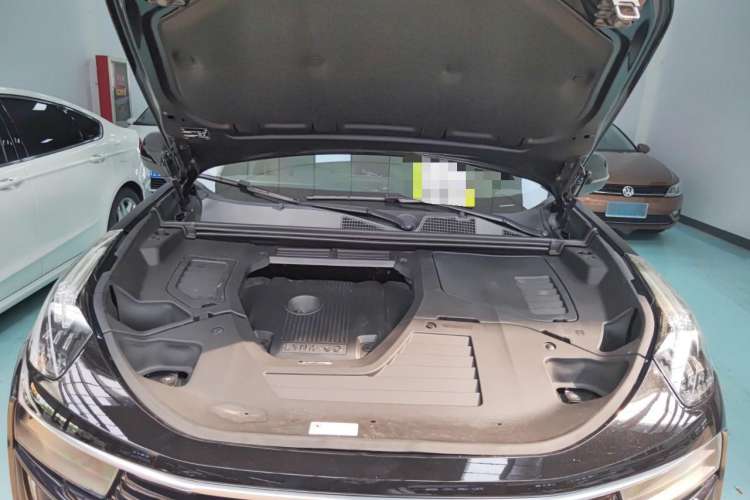 Used Lynk & Co 01 2020 2.0T Two-Wheel Drive Pure Pro Version China VI Standard Engine Bay