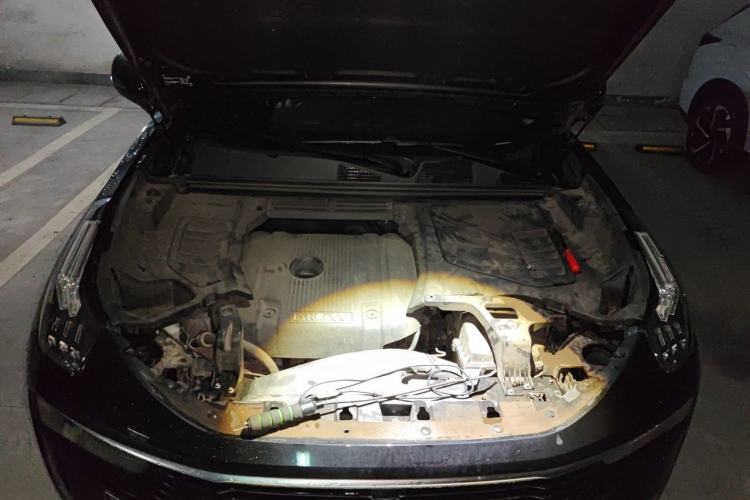 Used Lynk & Co 01 2020 2.0T Two-Wheel Drive Pure Pro Version China VI Standard Engine Bay