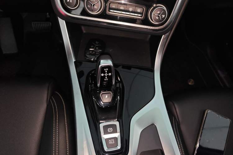 Used Lynk & Co 01 2020 2.0T Two-Wheel Drive Pure Pro Version China VI Standard Gear Lever