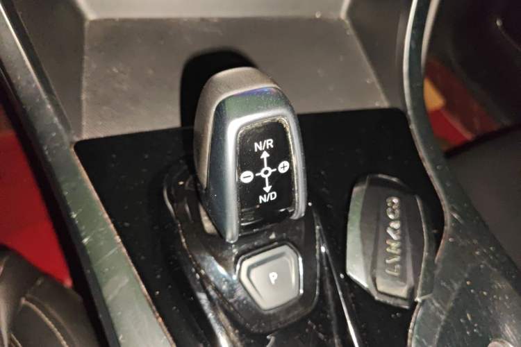 Used Lynk & Co 01 2020 2.0T Two-Wheel Drive Pure Pro Version China VI Standard Gear Lever