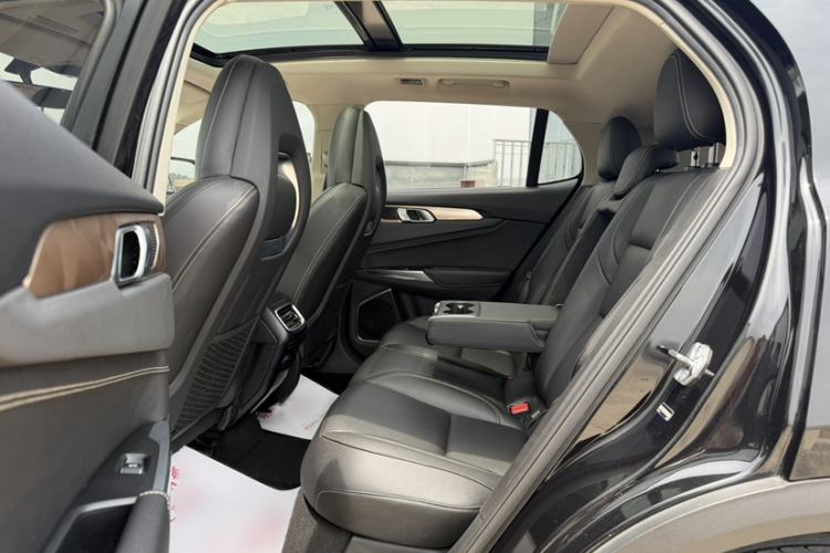 Used Lynk & Co 01 2020 2.0T Two-Wheel Drive Pure Pro Version China VI Standard Interior 5