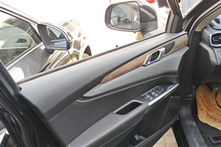 Used Lynk & Co 01 2020 2.0T Two-Wheel Drive Pure Pro Version China VI Standard Left Front Door Interior
