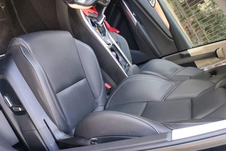 Used Lynk & Co 01 2020 2.0T Two-Wheel Drive Pure Pro Version China VI Standard Left Front Seat