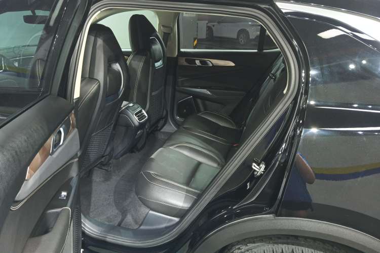 Used Lynk & Co 01 2020 2.0T Two-Wheel Drive Pure Pro Version China VI Standard Left Rear Seat