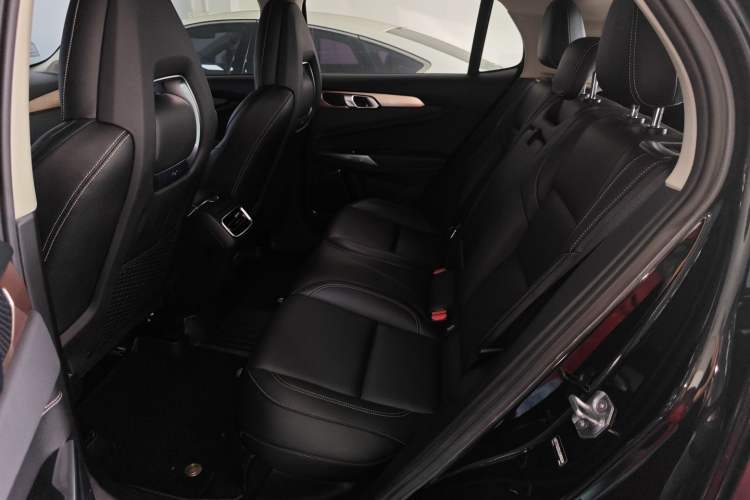 Used Lynk & Co 01 2020 2.0T Two-Wheel Drive Pure Pro Version China VI Standard Left Rear Seat