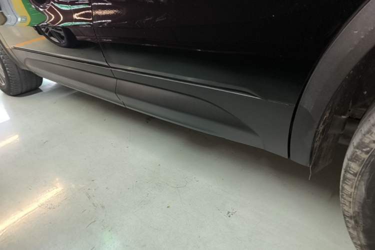 Used Lynk & Co 01 2020 2.0T Two-Wheel Drive Pure Pro Version China VI Standard Left Side Sill