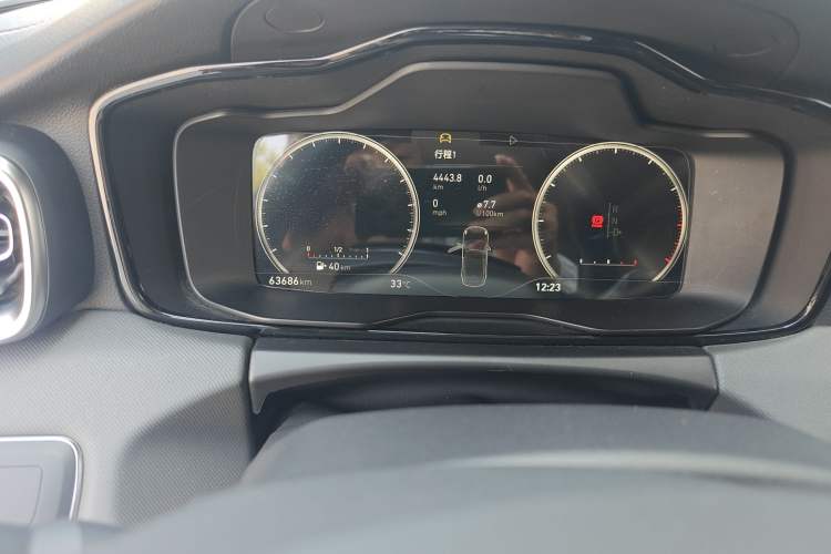 Used Lynk & Co 01 2020 2.0T Two-Wheel Drive Pure Pro Version China VI Standard Odometer Close Up