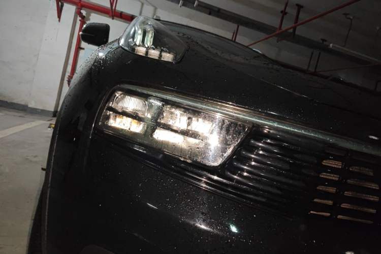 Used Lynk & Co 01 2020 2.0T Two-Wheel Drive Pure Pro Version China VI Standard Right Front Headlight