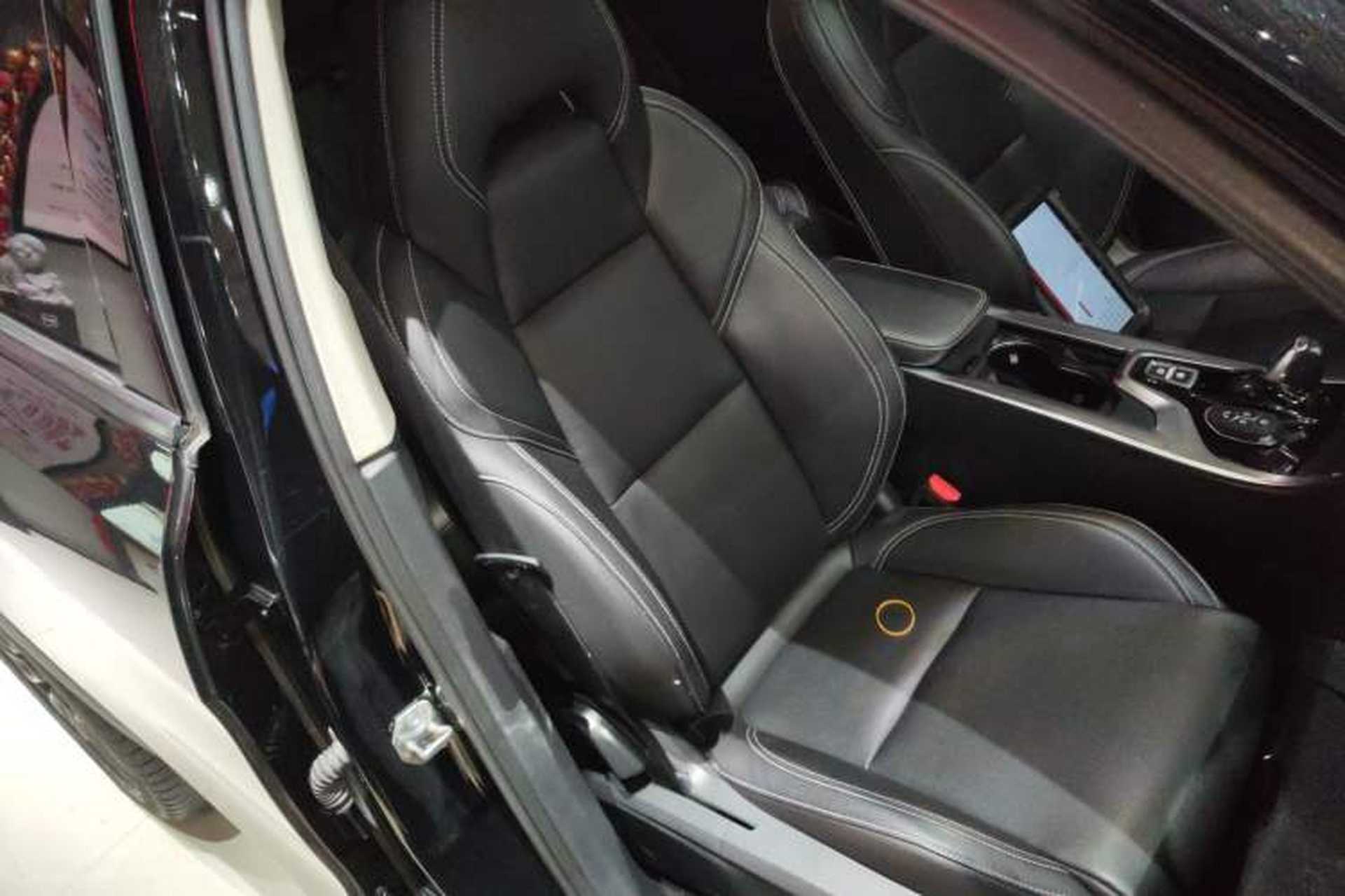 Used Lynk & Co 01 2020 2.0T Two-Wheel Drive Pure Pro Version China VI Standard Right Front Seat