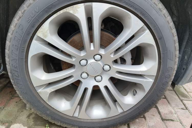 Used Lynk & Co 01 2020 2.0T Two-Wheel Drive Pure Pro Version China VI Standard Right Front Wheel Hub