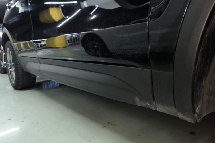Used Lynk & Co 01 2020 2.0T Two-Wheel Drive Pure Pro Version China VI Standard Right Side Sill