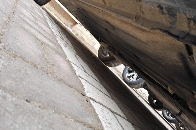 Used Lynk & Co 01 2020 2.0T Two-Wheel Drive Pure Pro Version China VI Standard Right Side Sill