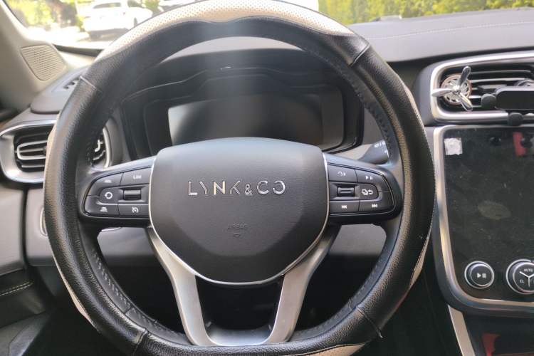 Used Lynk & Co 01 2020 2.0T Two-Wheel Drive Pure Pro Version China VI Standard Steering Wheel