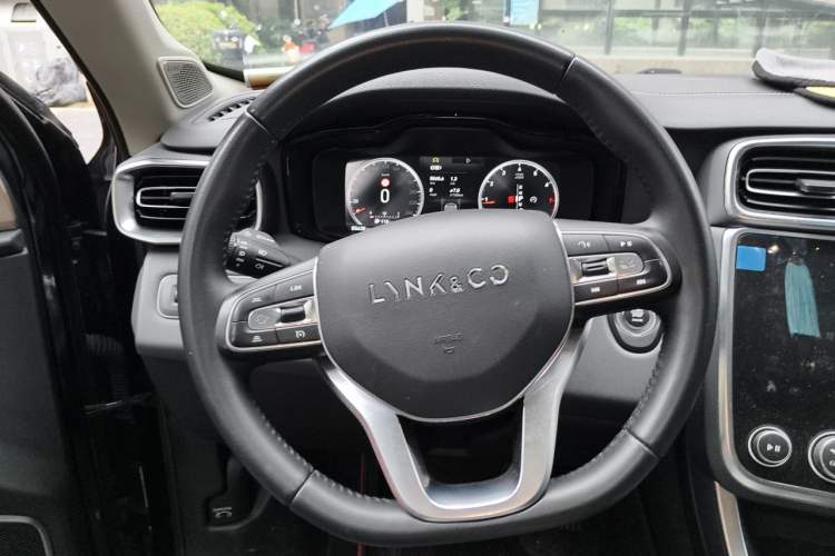 Used Lynk & Co 01 2020 2.0T Two-Wheel Drive Pure Pro Version China VI Standard Steering Wheel