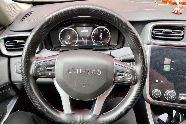 Used Lynk & Co 01 2020 2.0T Two-Wheel Drive Pure Pro Version China VI Standard Steering Wheel