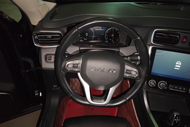 Used Lynk & Co 01 2020 2.0T Two-Wheel Drive Pure Pro Version China VI Standard Steering Wheel