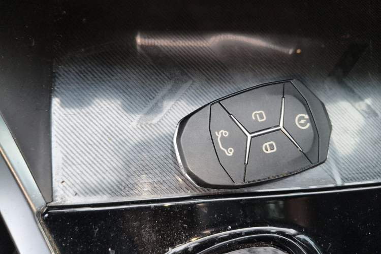 Used Lynk & Co 01 2020 2.0T Two-Wheel Drive Pure Pro Version China VI Standard Vehicle Key