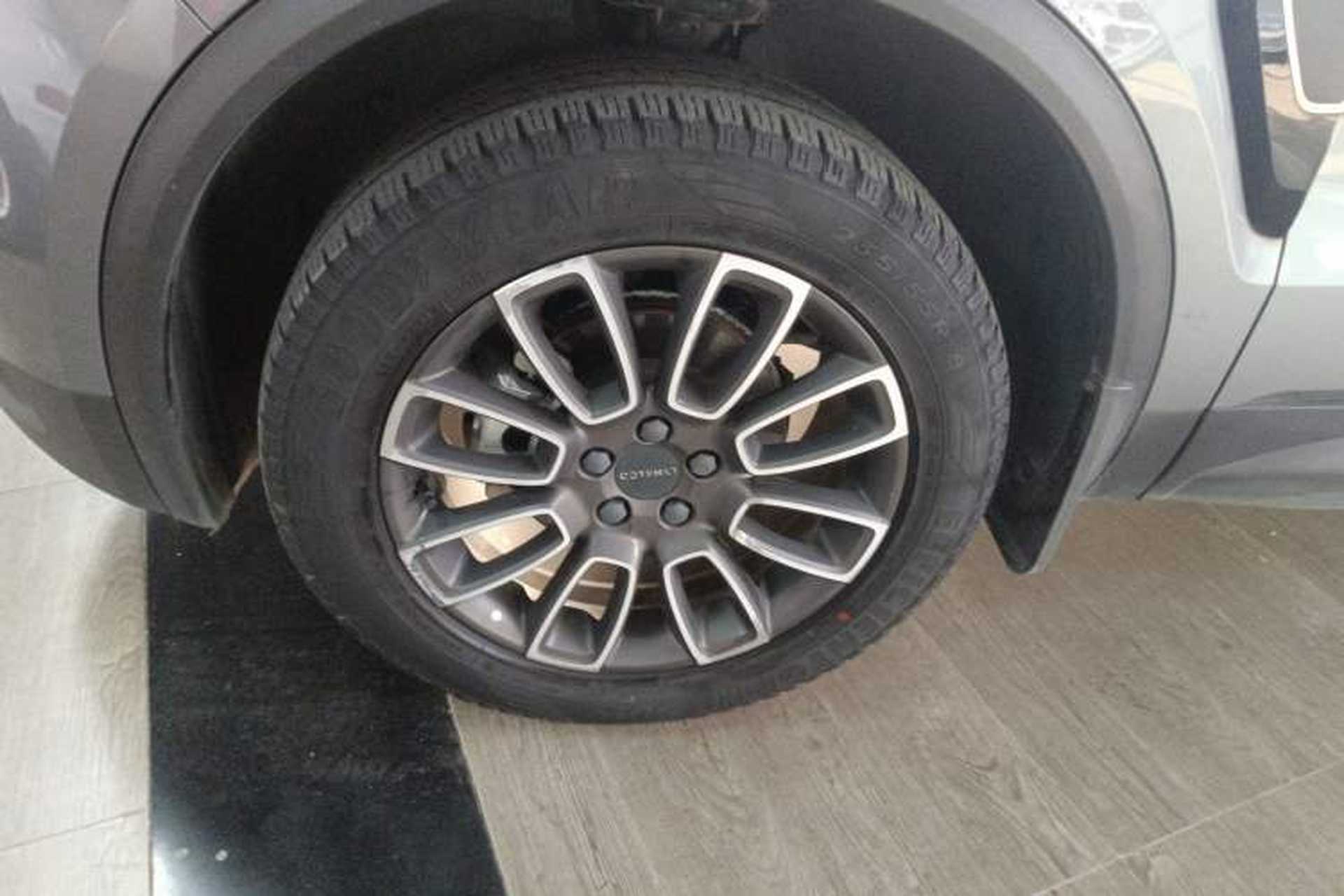 Used Lynk & Co 01 2020 2.0T Two-Wheel Drive Pure Pro Version China VI Standard Left Front Wheel Hub