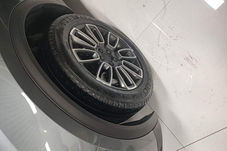 Used Lynk & Co 01 2020 2.0T Two-Wheel Drive Pure Pro Version China VI Standard Left Front Wheel Hub