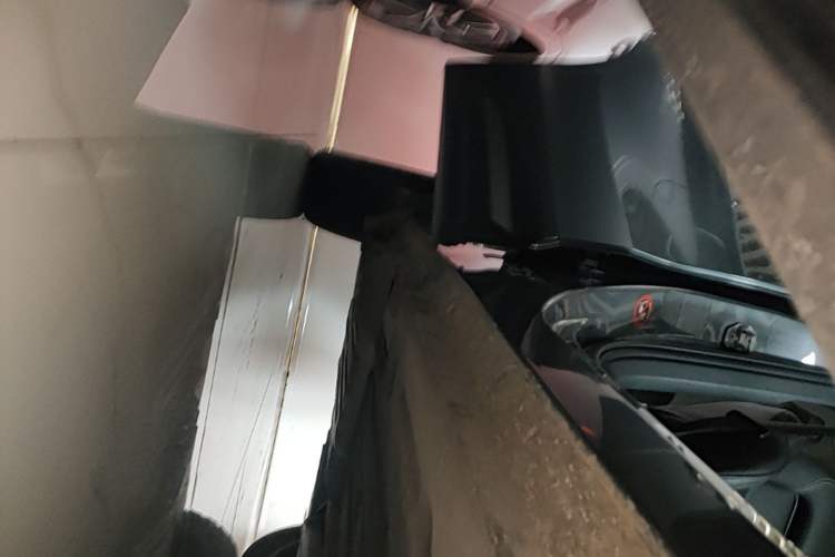 Used Lynk & Co 01 2020 2.0T Two-Wheel Drive Pure Pro Version China VI Standard Right Side Sill