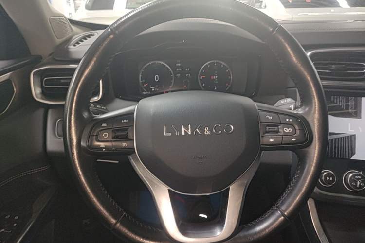 Used Lynk & Co 01 2020 2.0T Two-Wheel Drive Pure Pro Version China VI Standard Steering Wheel