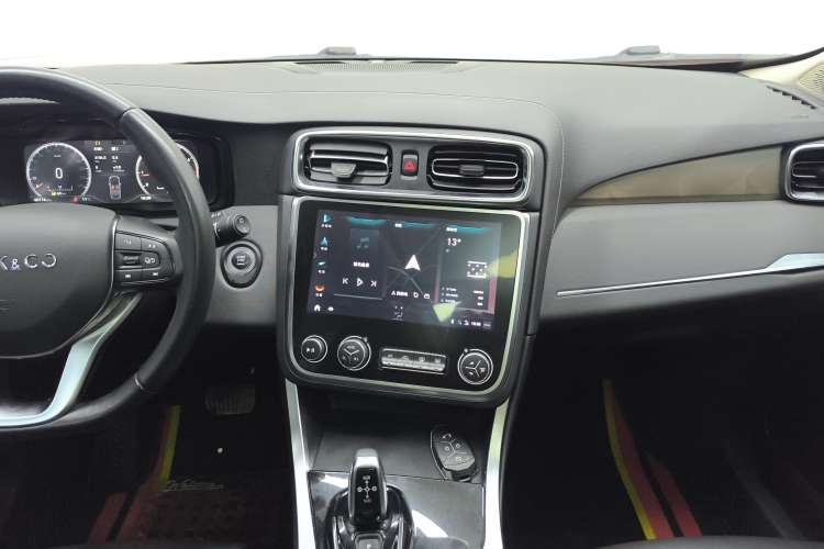 Used Lynk & Co 01 2020 2.0T Two-Wheel Drive Pure Pro Version China VI Standard Audio And AC Panel