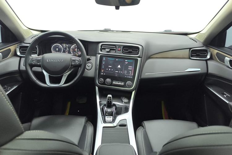Used Lynk & Co 01 2020 2.0T Two-Wheel Drive Pure Pro Version China VI Standard Center Console