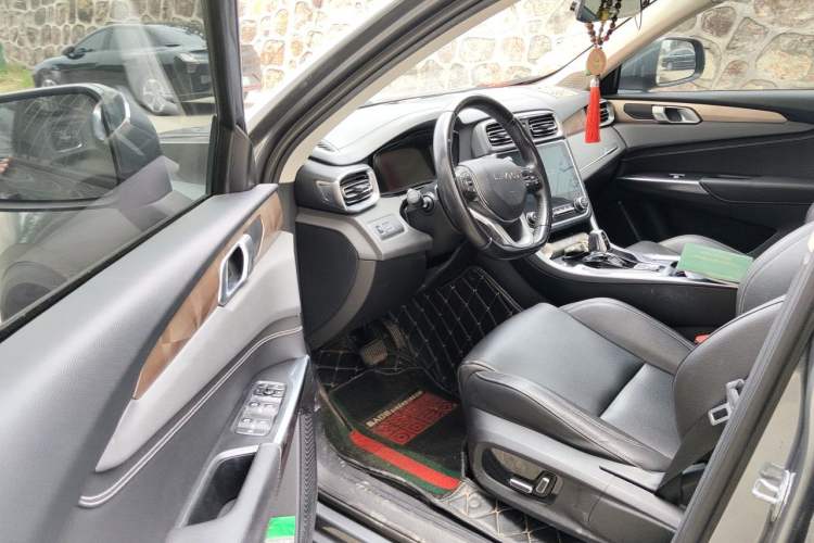 Used Lynk & Co 01 2020 2.0T Two-Wheel Drive Pure Pro Version China VI Standard Driver Seat