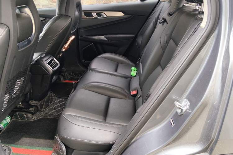 Used Lynk & Co 01 2020 2.0T Two-Wheel Drive Pure Pro Version China VI Standard Left Rear Seat