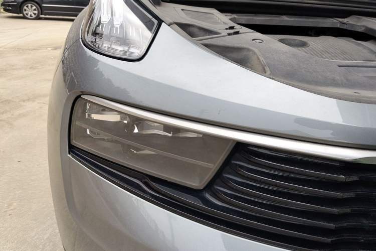 Used Lynk & Co 01 2020 2.0T Two-Wheel Drive Pure Pro Version China VI Standard Right Front Headlight