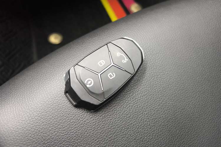 Used Lynk & Co 01 2020 2.0T Two-Wheel Drive Pure Pro Version China VI Standard Vehicle Key