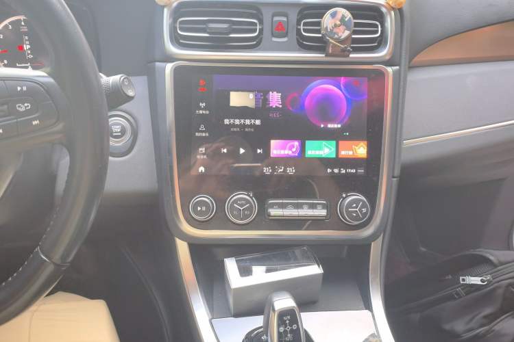 Used Lynk & Co 01 2020 2.0T Two-Wheel Drive Pure Pro Version China VI Standard Audio And AC Panel