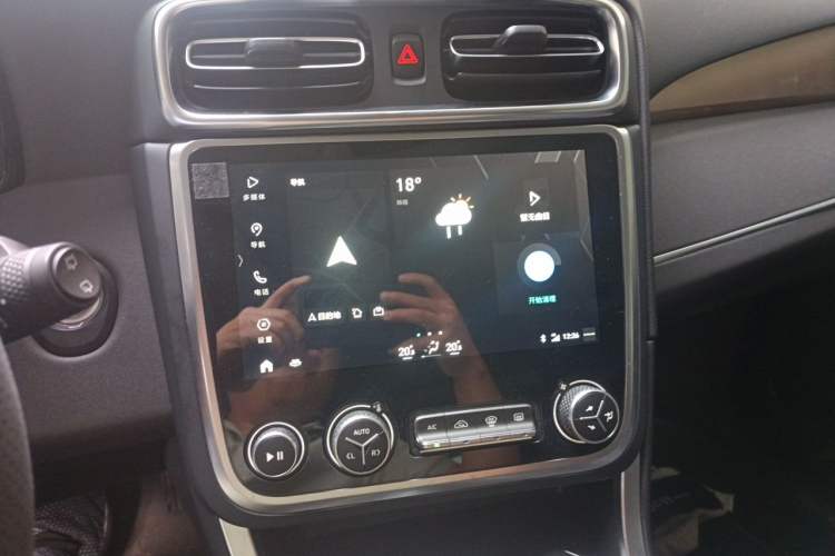 Used Lynk & Co 01 2020 2.0T Two-Wheel Drive Pure Pro Version China VI Standard Audio And AC Panel