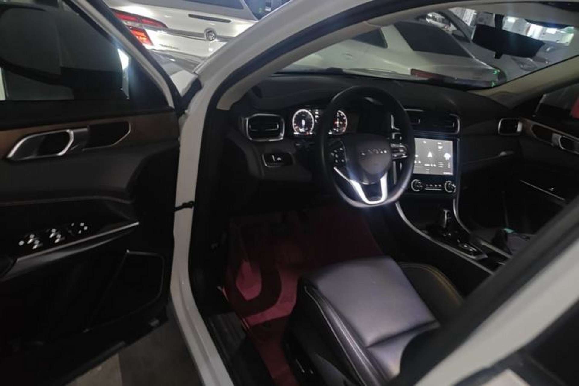 Used Lynk & Co 01 2020 2.0T Two-Wheel Drive Pure Pro Version China VI Standard Driver Seat